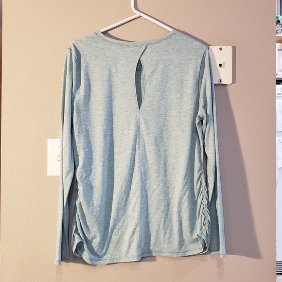 Long sleeve, green keyhole back Top Size Large, ruched sides Athletic Works. - Picture 2 of 5